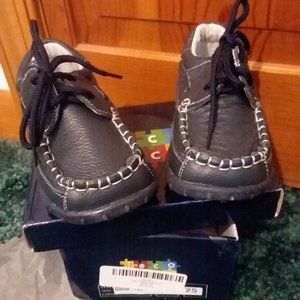 NEW Navy Leather Boat Shoe - Boys Size: Euro 25 US size 8 2-4 years